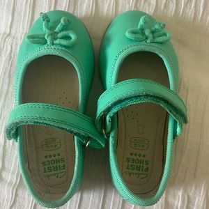 Baby Clark’s Mary Janes walking shoes